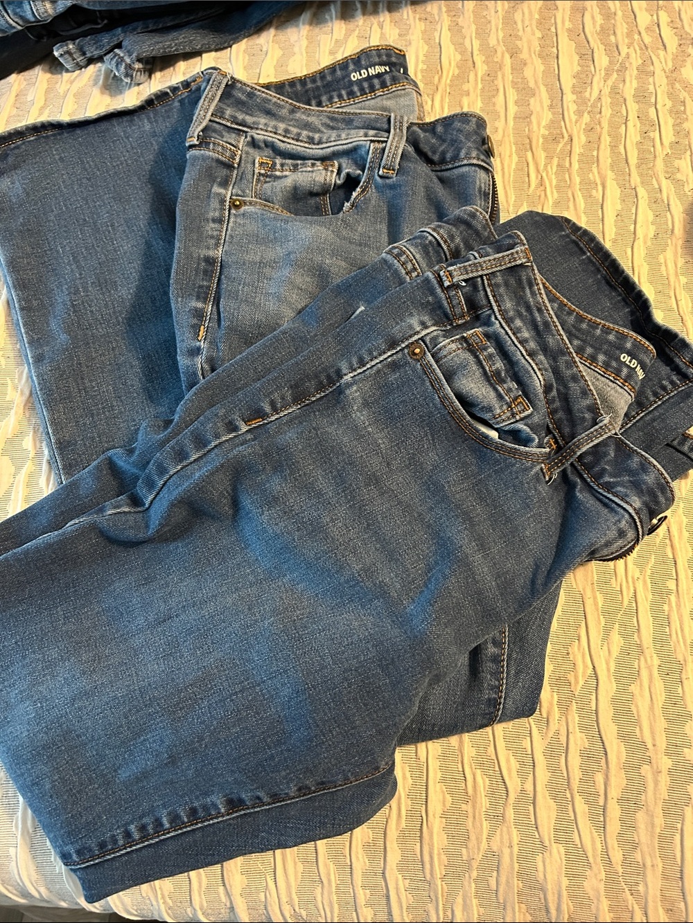 Old Navy Women's Blue Straight-Leg Jeans-Short 2 pair! Hot deal!